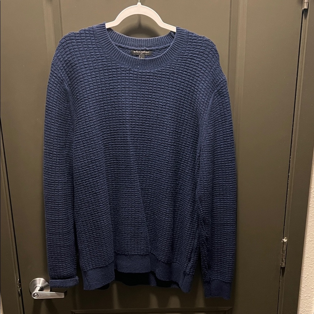 Banana Republic Men's Textured Blue Crewneck Sweater
